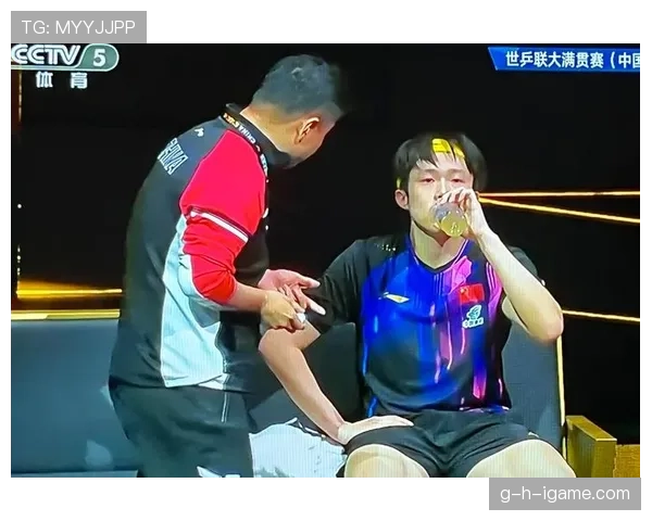 王楚钦这年头训练间隙都能刷直播，真是运动员里面的“顶流”啊！